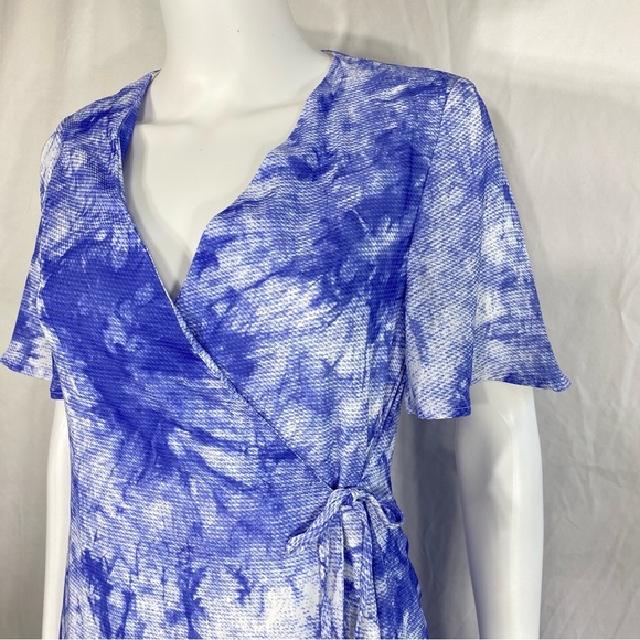 JustFab Side Tie Blue-Multi Tea Length Wrap Dress - Picture 9 of 9
